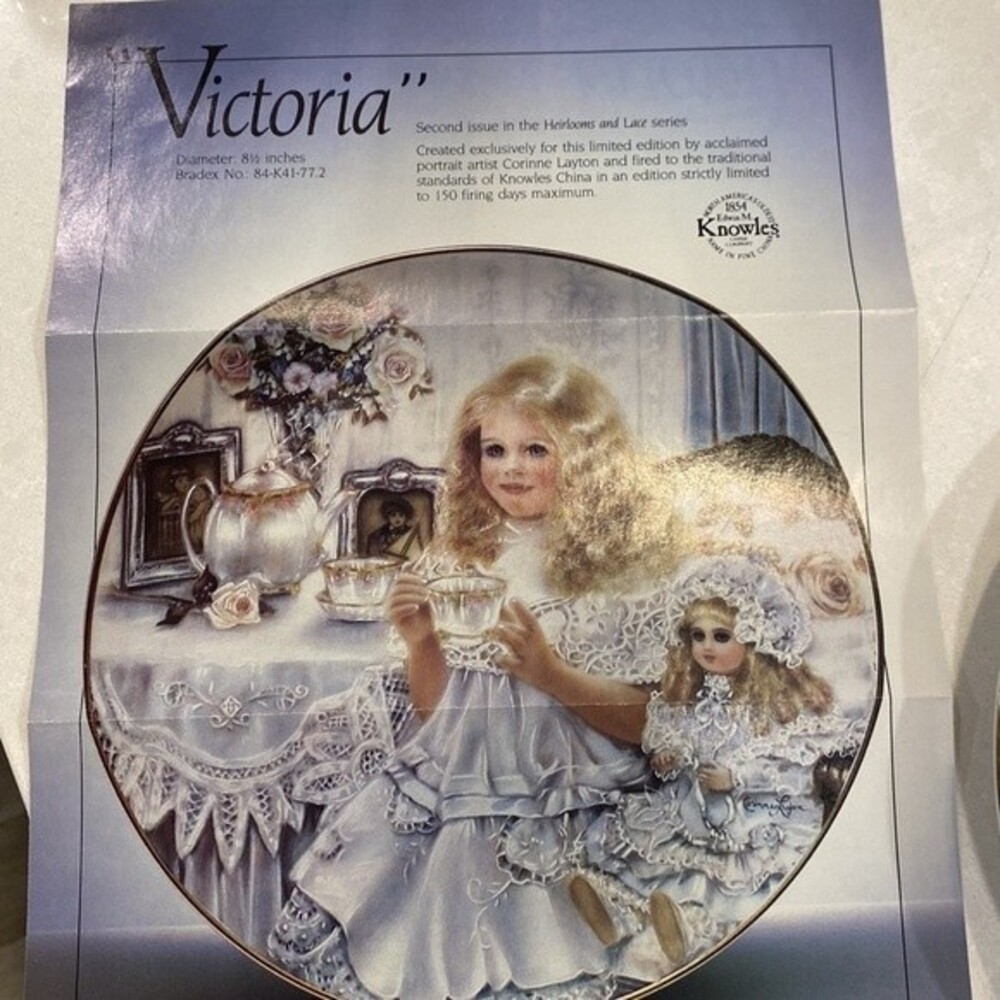 Heirlooms & Lace Victoria Collector’s #2 Plate in Series By Corinne Layton 4982A - Picture 3 of 15